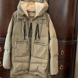 Orolay Universe women’s Thickened Down Jacket in Olive Green